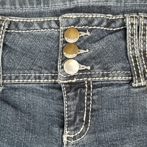 No Boundaries Cuffed Jean Shorts - Picture 4 of 6